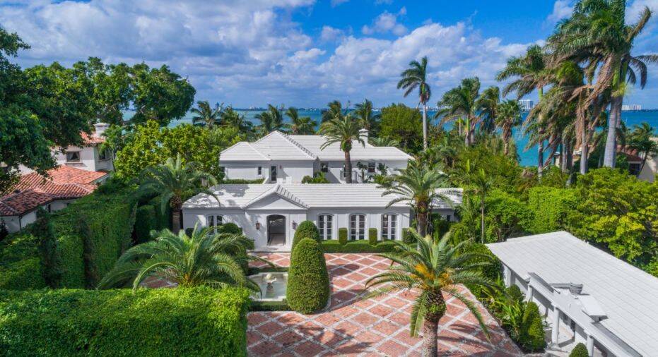 Vendieron espectacular mansión frente al mar en Miami Beach por $14.2 millones (Fotos y Video)