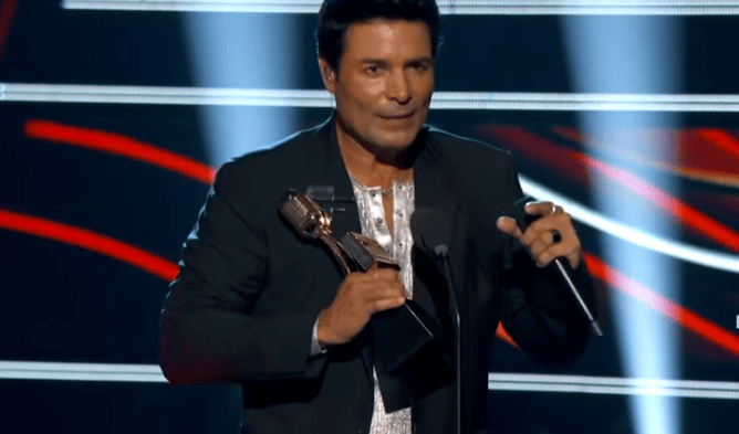 Chayanne recibe el premio Ícono en los Latin Billboard Music Award