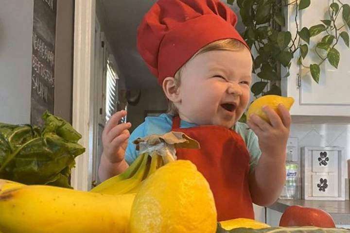 ¡Enternecedor! Bebé Chef se vuelve tendencia en redes (Video)