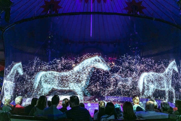 Circo usa hologramas en vez de animales reales para evitar el maltrato (Video y Fotos)