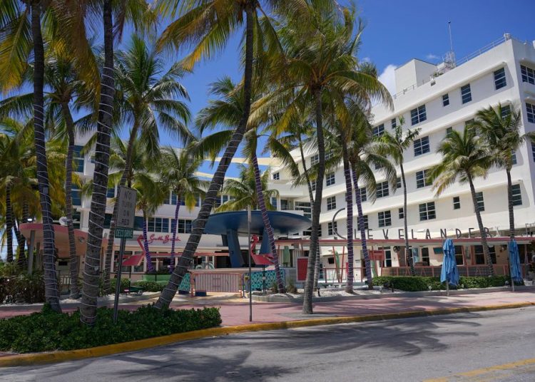 Clevelander acusa a Miami Beach de haber “declarado la guerra” en South Beach