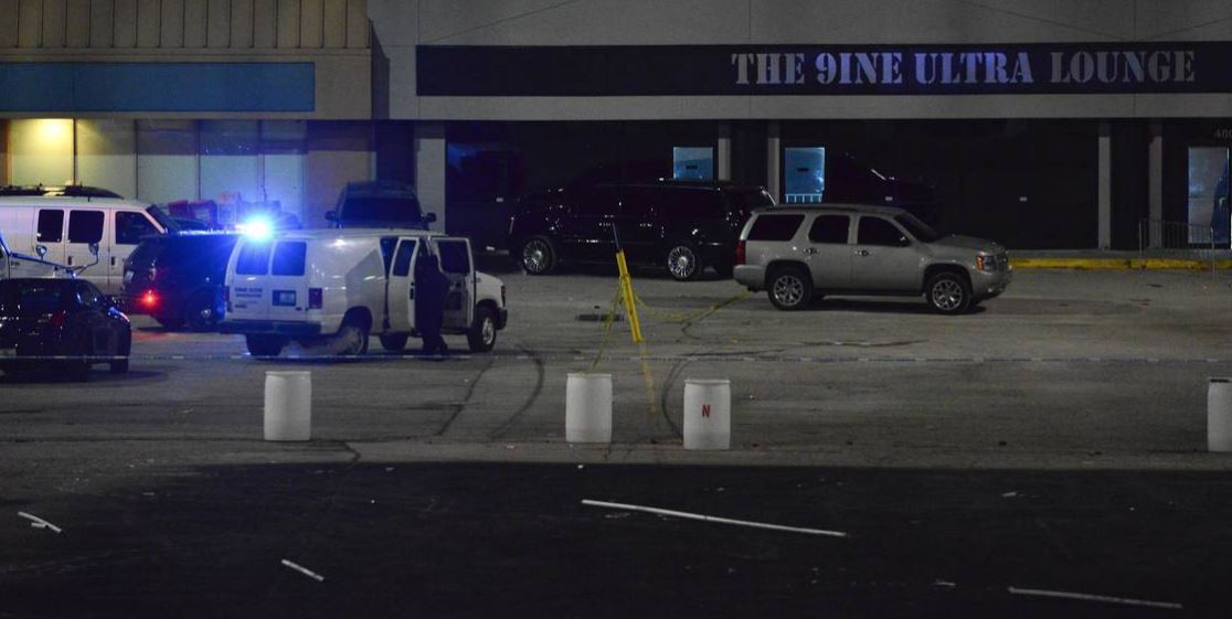 Violento tiroteo en club nocturno de Kansas City deja al menos 2 muertos y 15 heridos