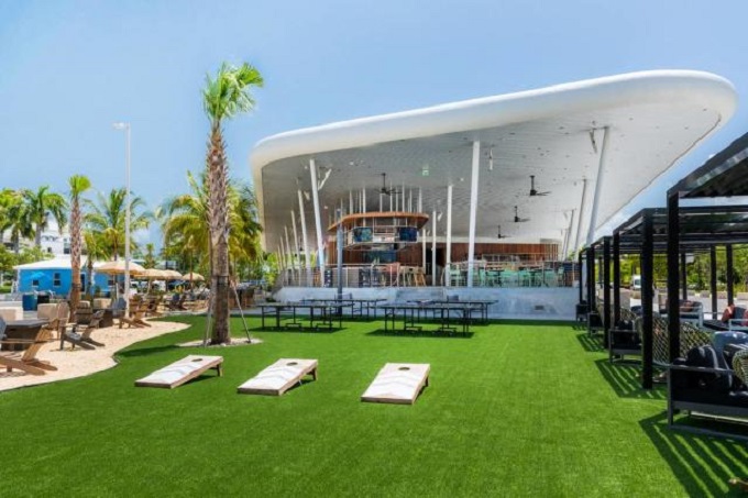 Restaurante de Coconut Grove  causa sensación por estar en el primer terminal de hidroaviones