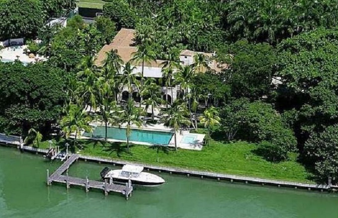 Antigua mansión de Phil Collins en Miami Beach podría ser derrumbada