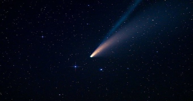Astrónomos estudian la longitud del cometa más grande
