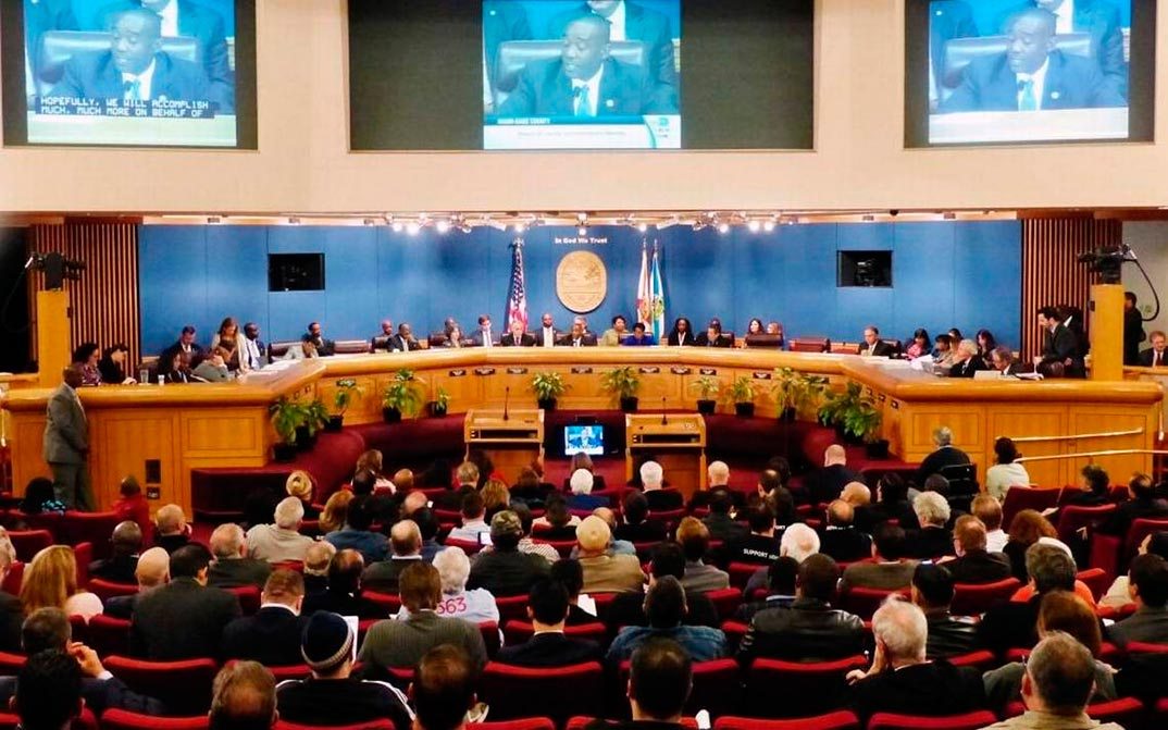 Comisión de Miami-Dade rechazó proyecto para reunir a familias cubanas