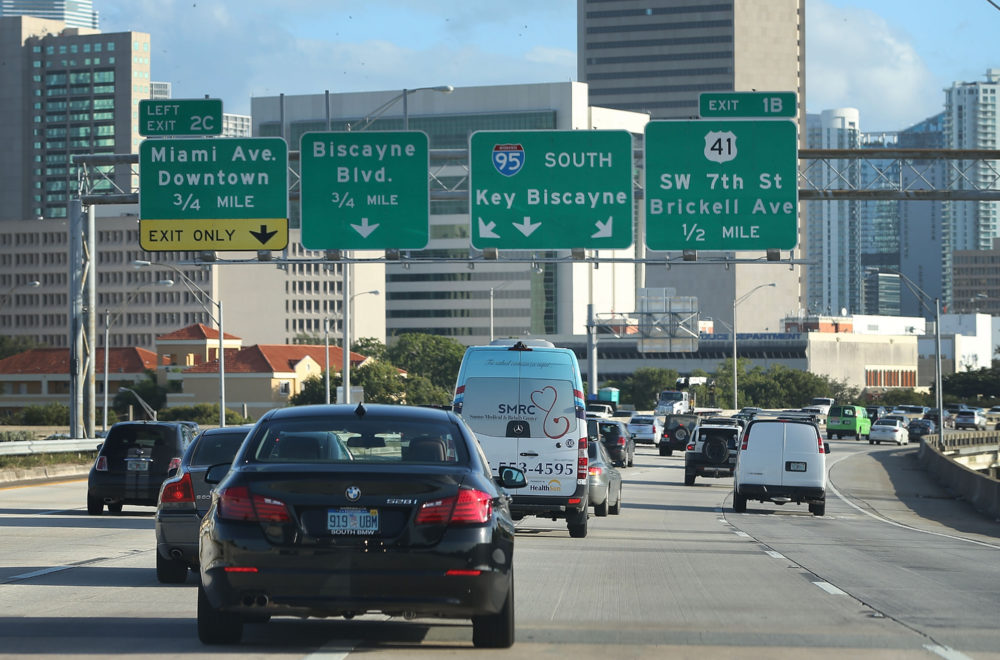 Florida evalúa ley para castigar con cárcel a conductores sin licencia