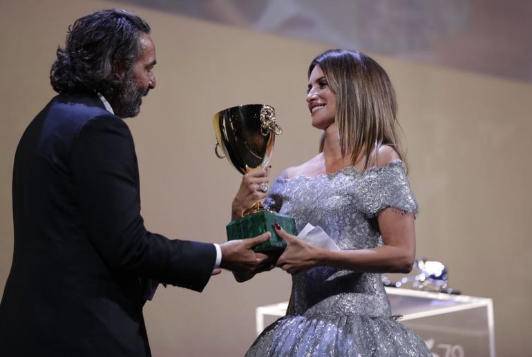 Penélope Cruz, primera actriz española en ganar Copa Volpi en Venecia