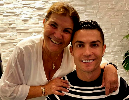 ¡No se lo pierda! Este es el ostentoso regalo que le dio Cristiano Ronaldo a su madre