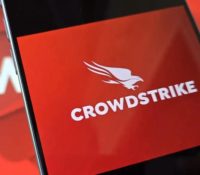 ¿Qué es CrowdStrike, la empresa que detonó el caos informático mundial?