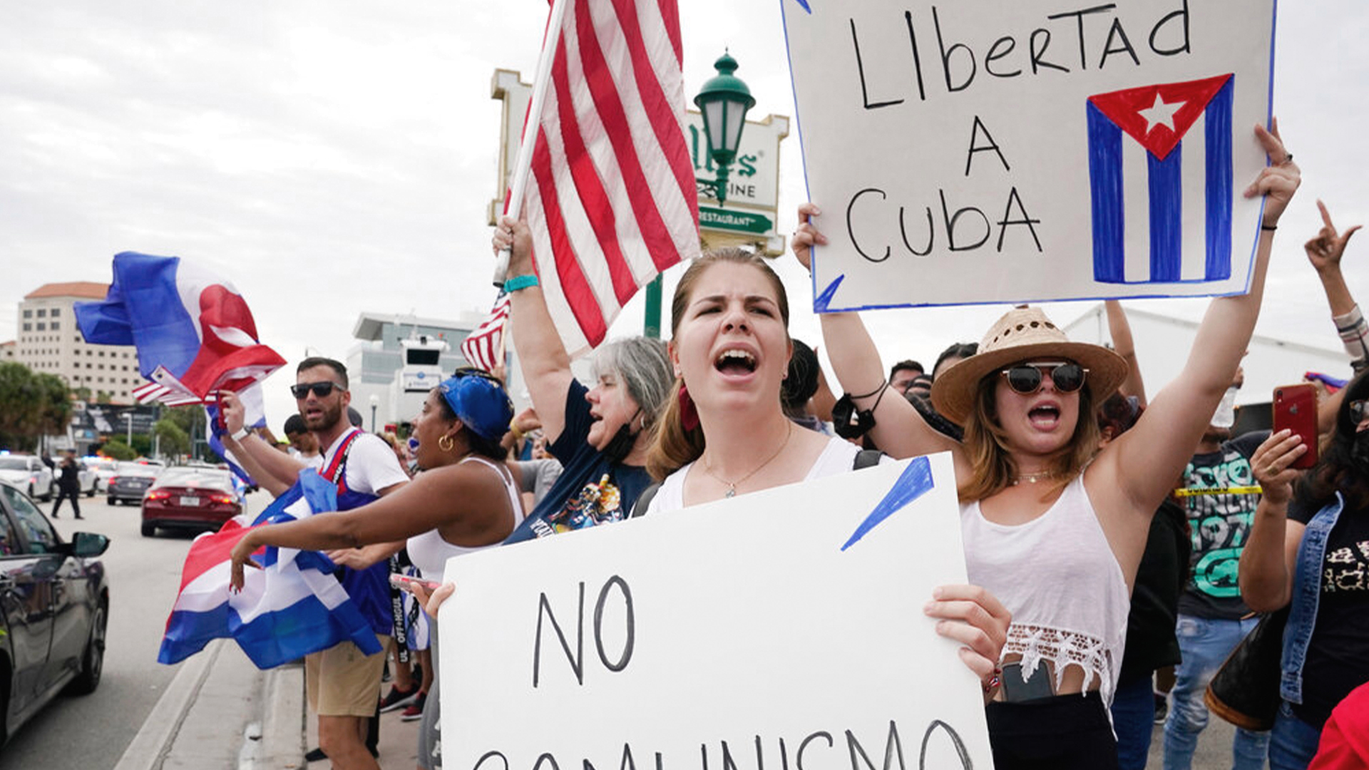 Manifestaciones en apoyo al pueblo cubano continúan este viernes en la Pequeña Habana