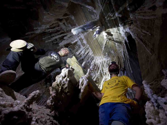 Israel tiene la mayor cueva de sal del mundo