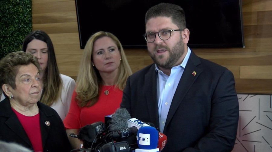 Embajada de Venezuela apoya iniciativas que den estatus legal a la diáspora venezolana en EE UU