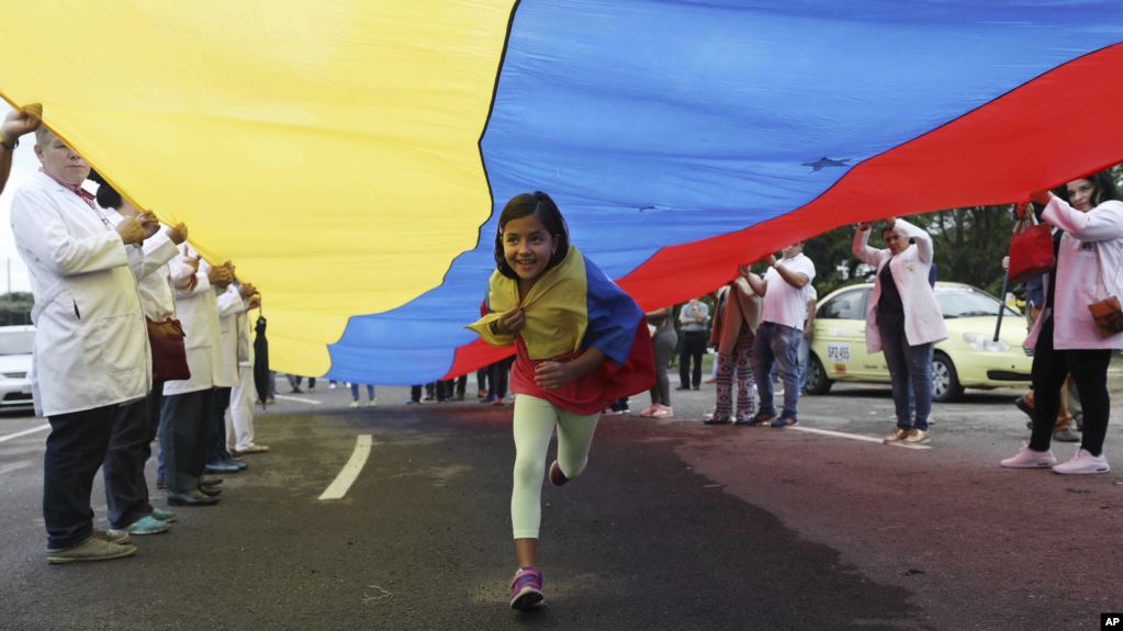 HRW: “Los venezolanos en EE. UU. necesitan con urgencia protección temporal”