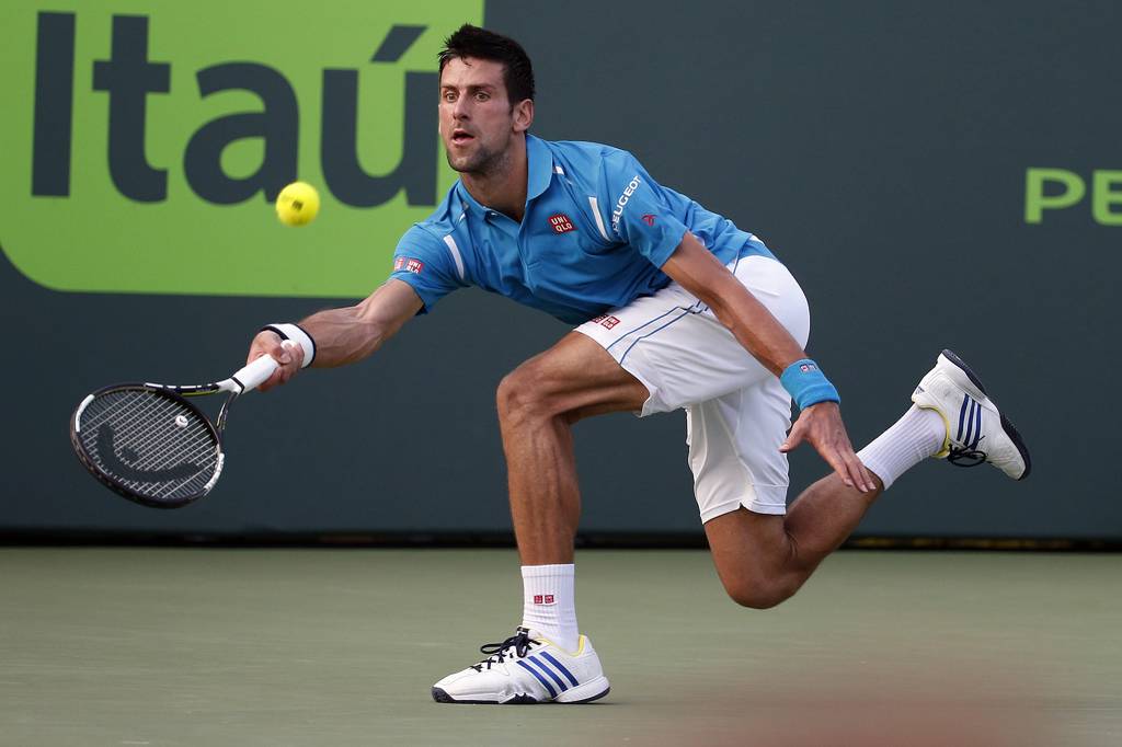 Novak Djokovic y John Isner siguen su paso firme en el Miami Open