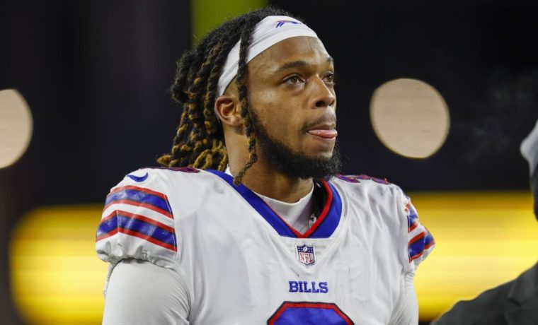 Jugador de los Bills de Buffalo en estado crítico: Se derrumbó en el campo