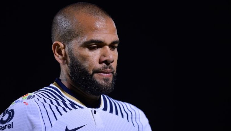 Estremecedoras declaraciones de mujer que acusa a Dani Alves de violación