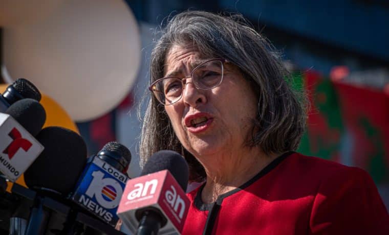 Alcaldesa de Miami advierte tendrá cero tolerancia con crímenes de odio contra judíos
