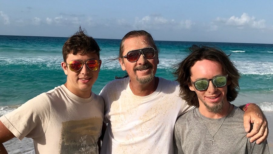 Investigan a esposa e hijos de hombre asesinado en extrañas circunstancias en Florida