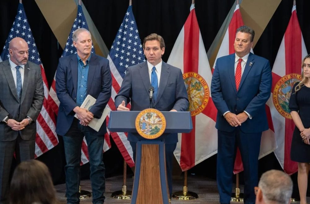 DeSantis amenaza con construir prisión junto al terreno de Disney en Florida