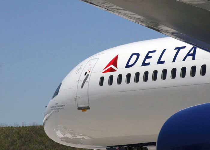 Rueda de avión de Delta explotó en Atlanta en pleno aterrizaje
