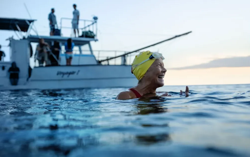 “Nyad”, el inspirador film de Netflix sobre una nadadora que logró lo impensable