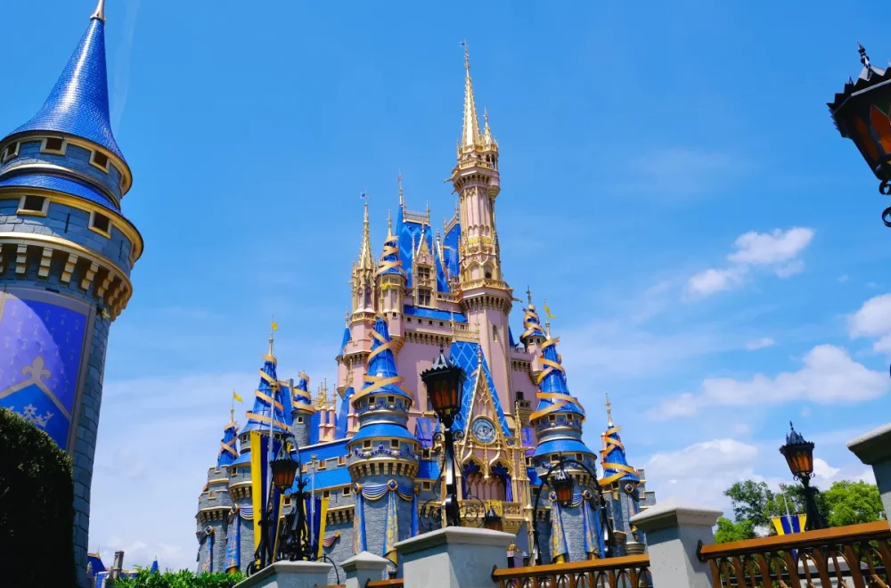 Disney da un giro a su demanda contra DeSantis: Esto es lo que piden