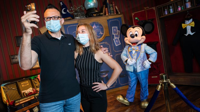 Disney retoma interacciones con los personajes y entretenimiento en vivo