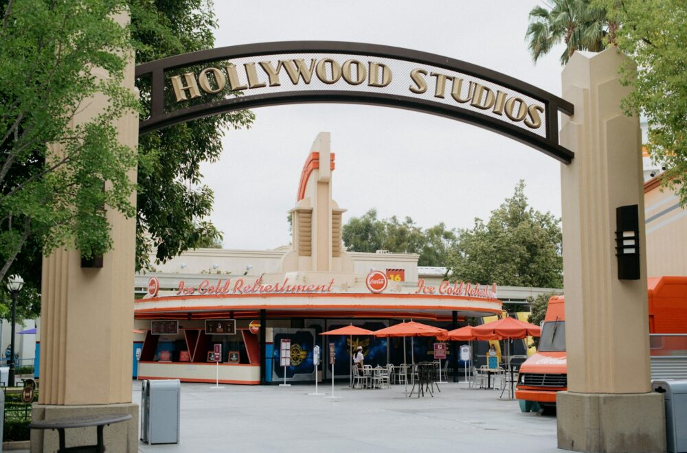 ¡Héroe inesperado! Doctor de paseo en Disney revive a joven que colapsó en el parque