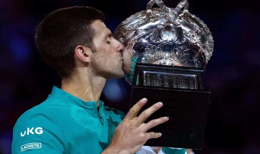 Djokovic le dio una paliza a Medvedev y ganó su noveno título en Australia