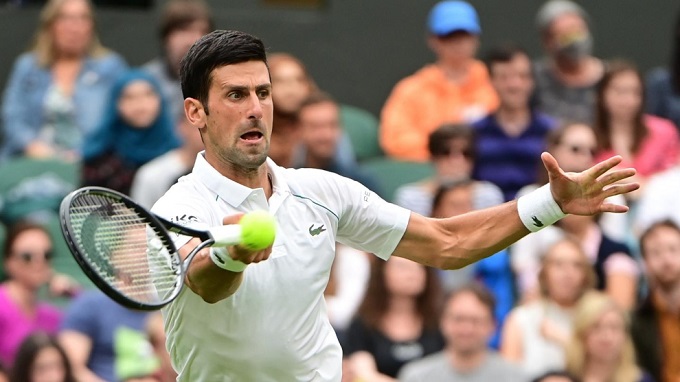 Novak Djokovic no tuvo problemas para avanzar de ronda en Wimbledon