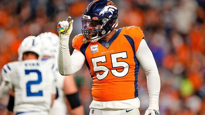 Miami Dolphins busca apoyador interno de Denver Broncos