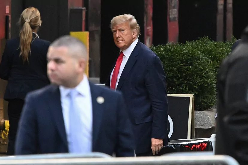 Trump bajo arresto tras su llegada a la Corte de Nueva York