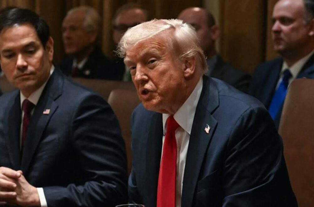 Trump activa ley para expulsar pandilleros del Tren de Aragua; juez frena la medida