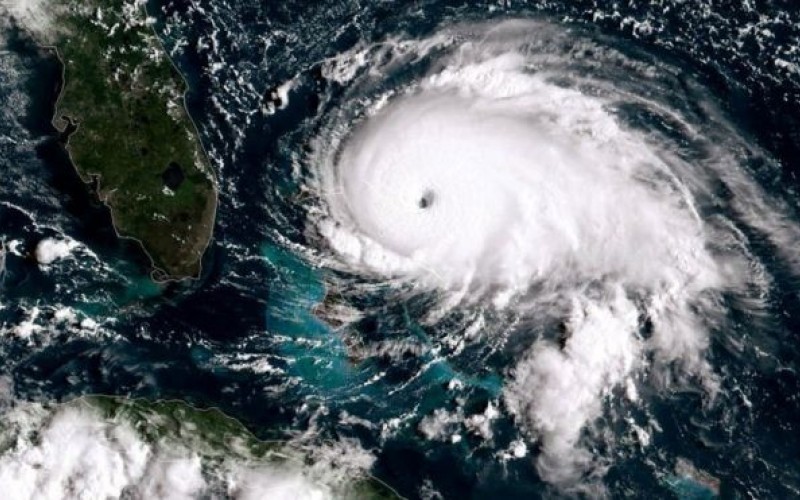 El lento huracán Dorian se acerca como categoría 4 a Florida