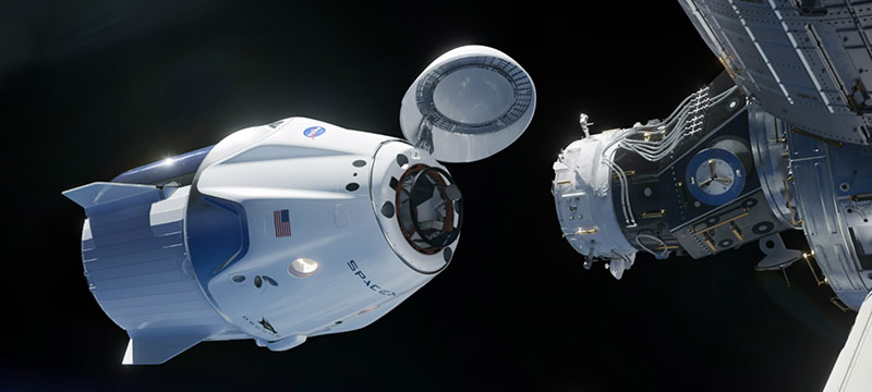 Cápsula espacial de SpaceX se acopló a la estación orbital
