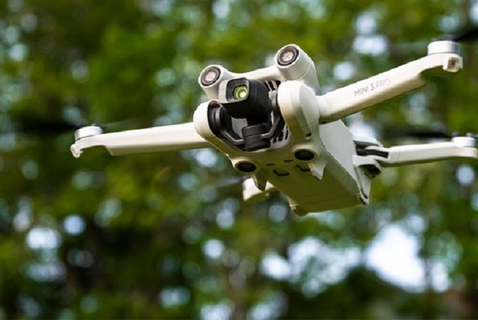 Compañía tecnológica china presentó su dron más pequeño