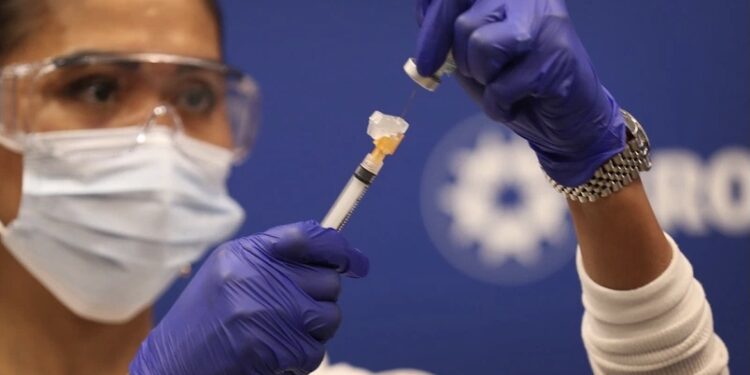 Condado de Broward habilita puntos de auto-servicio para ponerse la vacuna contra el covid-19