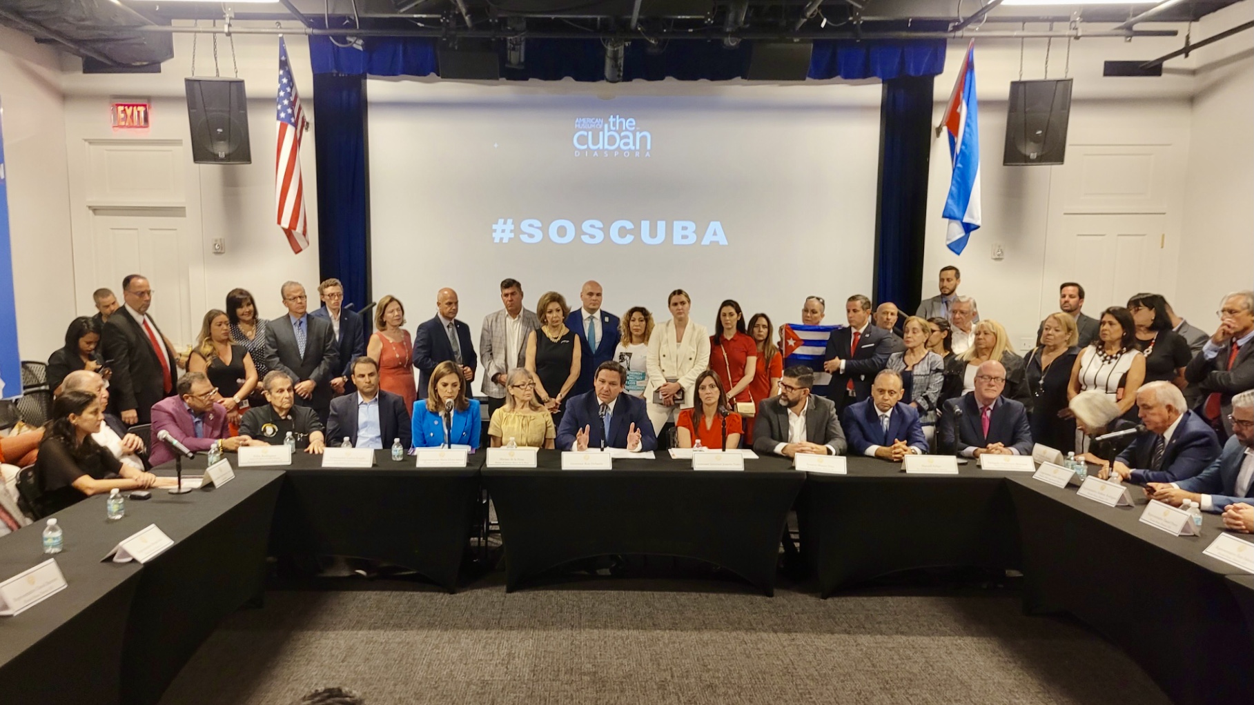 DeSantis se reunió con líderes de la comunidad cubanoamericana
