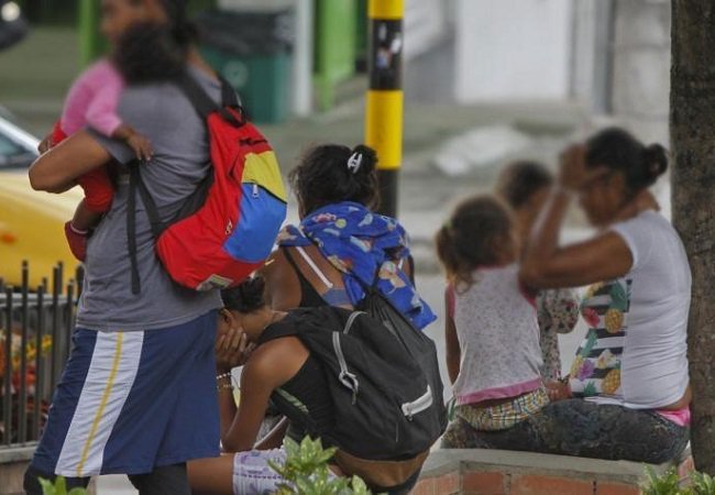 Rescatan a 28 menores venezolanos en condición de mendicidad en Colombia