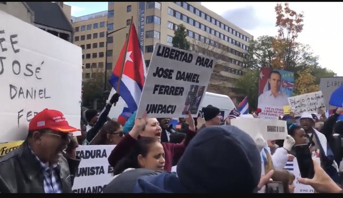 Exiliados protestaron en la embajada de Cuba en Washington por la libertad de los presos políticos