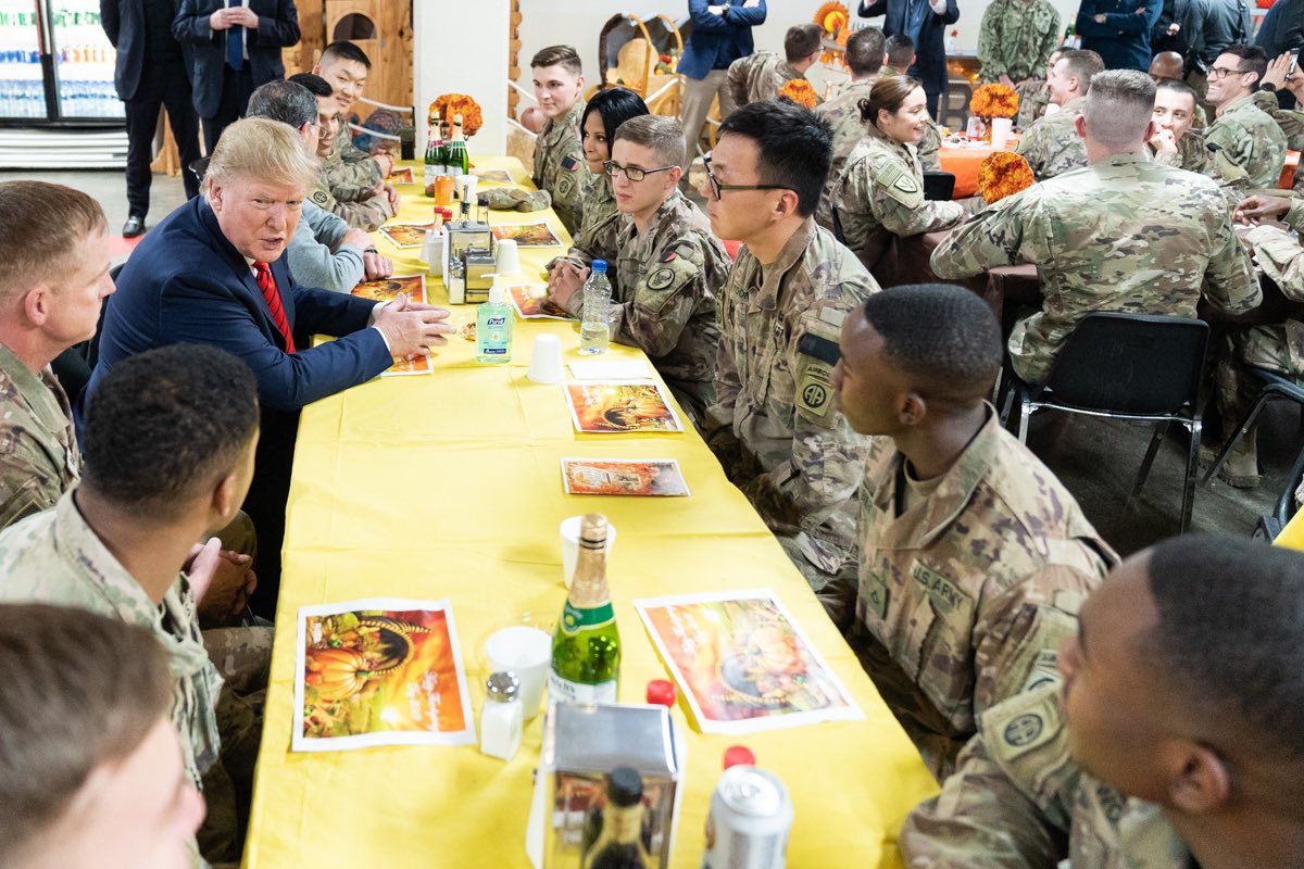 Trump pasó Thanksgiving con tropas norteamericanas en Afganistán en visita relámpago