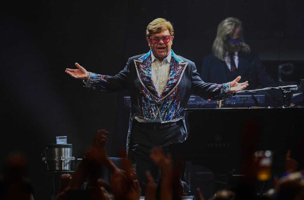 Elton John dice adiós a los escenarios tras 52 años de carrera