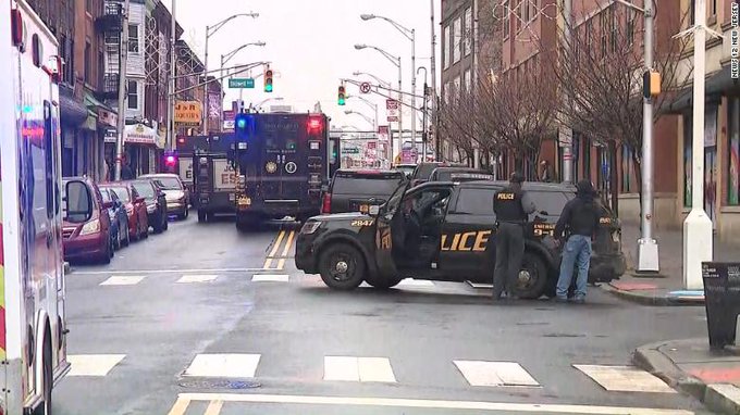 Reportan varias personas muertas durante un tiroteo en Jersey City (videos)