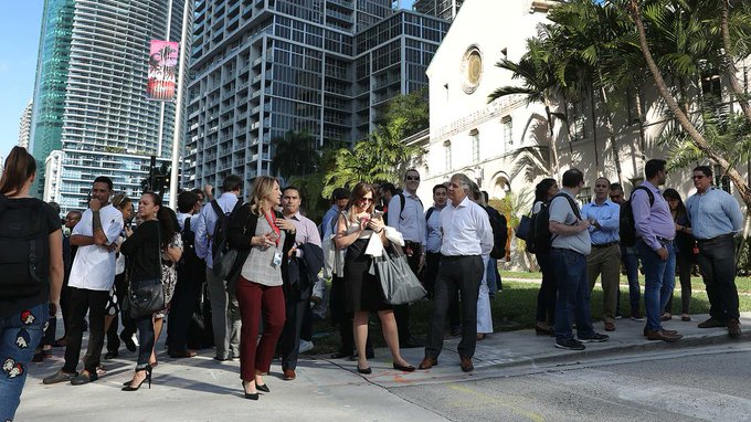 Autoridades instan a los ciudadanos a evacuar edificios de Miami tras poderoso terremoto entre Cuba y Jamaica