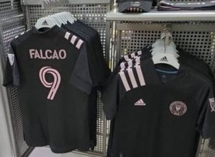 Puja por Radamel: En Miami venden camisetas del Inter con el nombre de Falcao