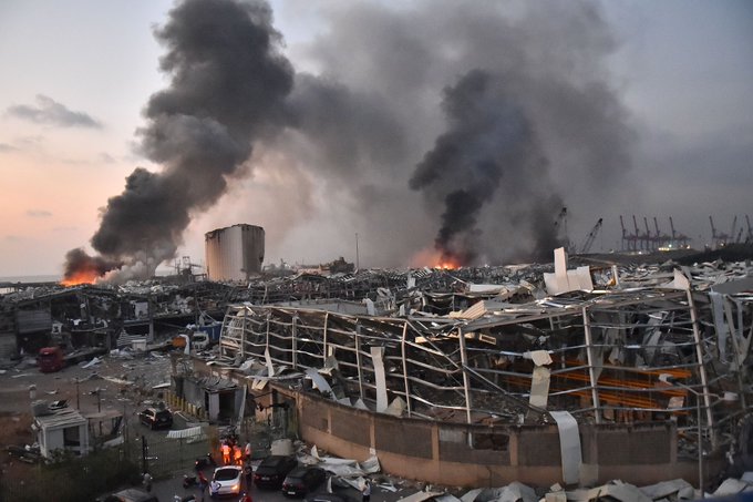 Declaran día de luto nacional tras la explosión que sacudió a Beirut