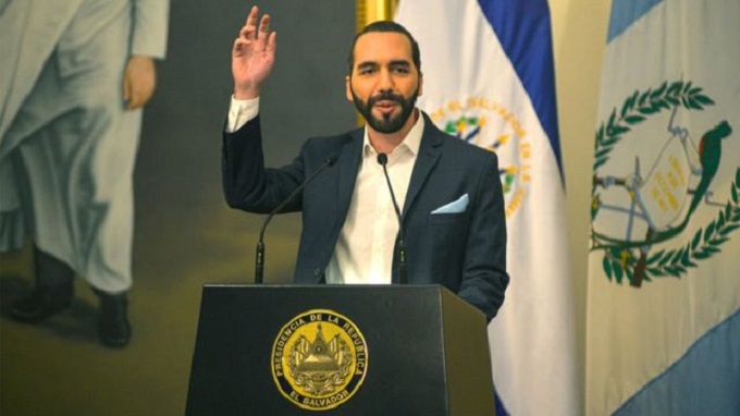 Presidente de El Salvador   desestimó   la caída del Bitcoin