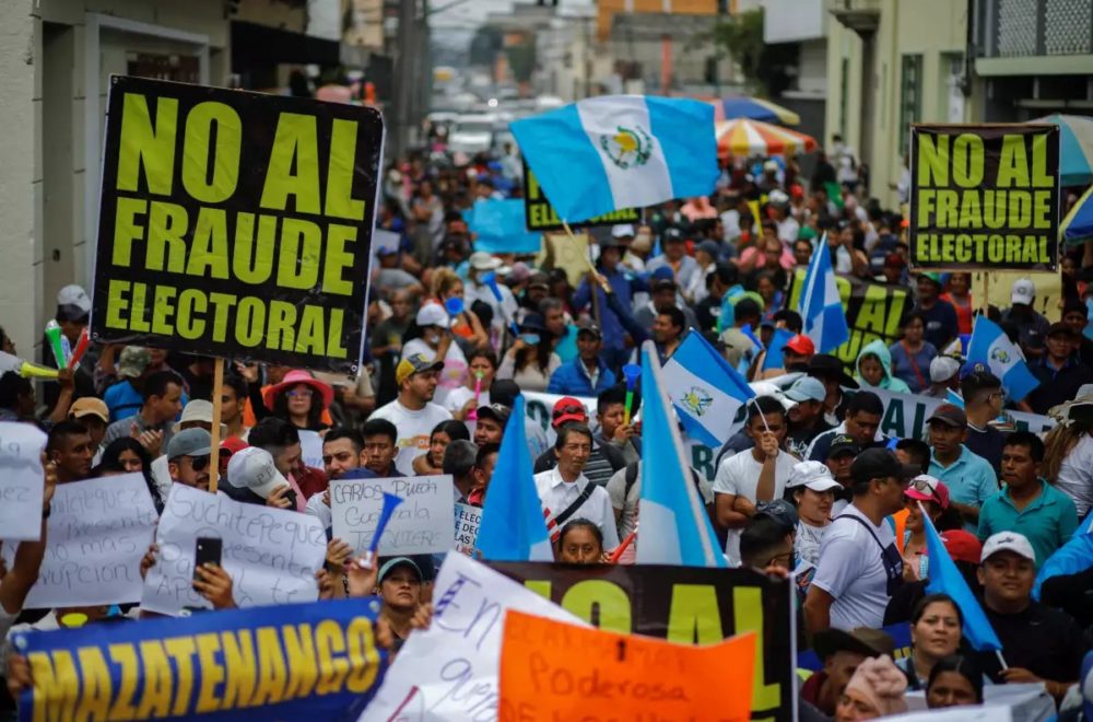 A un paso de las elecciones en Guatemala, continúa el éxodo