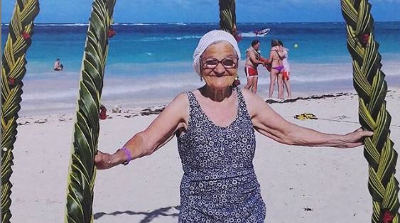 Abuela rusa de 92 años viaja sola por el mundo gracias a su jubilación